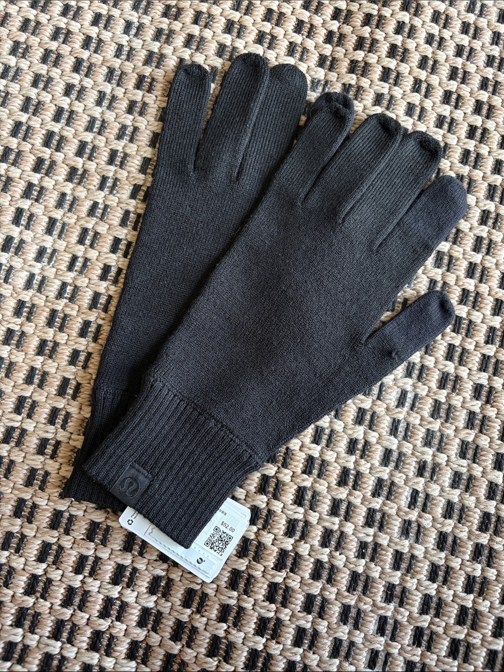 NWT Lulu Gloves